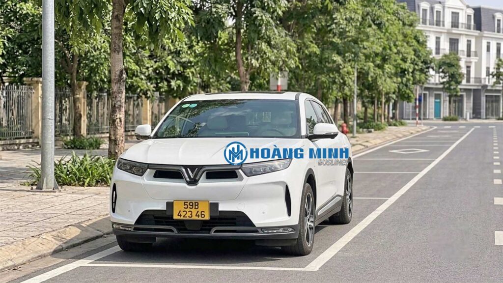 Cho-thuê-xe-du-lịch-7-chỗ-cao-cấp
