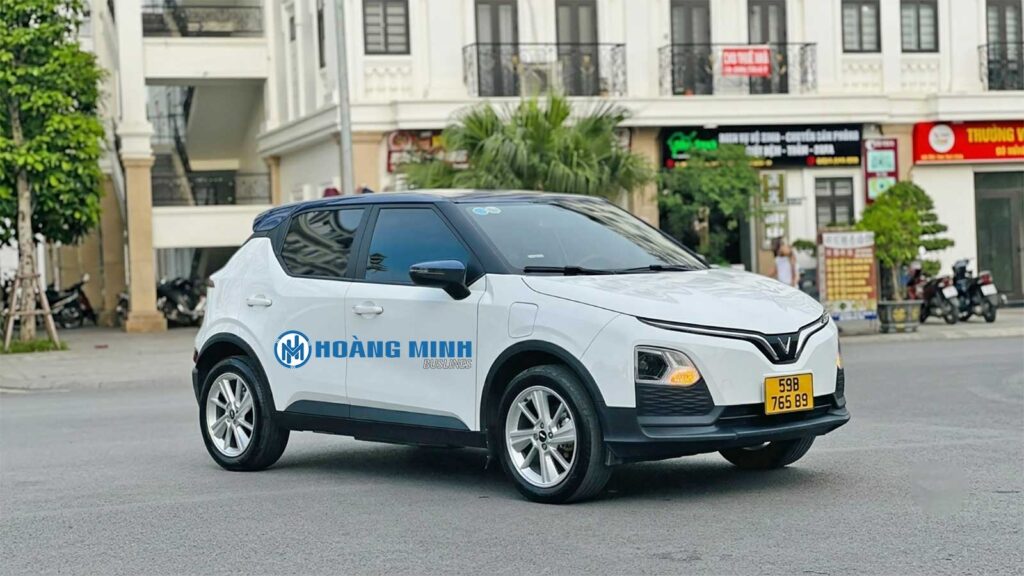 Đơn-vị-cho-thuê-xe-4-chỗ-có-tài-xế-chuyên-nghiệp