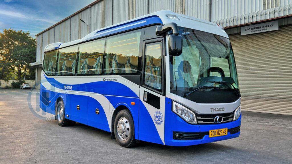 Hoàng Minh Buslines cho thuê xe Thaco 29 chỗ đời mới
