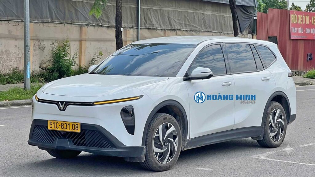 Cho thuê xe 7 chỗ TPHCM đưa đón nhân viên